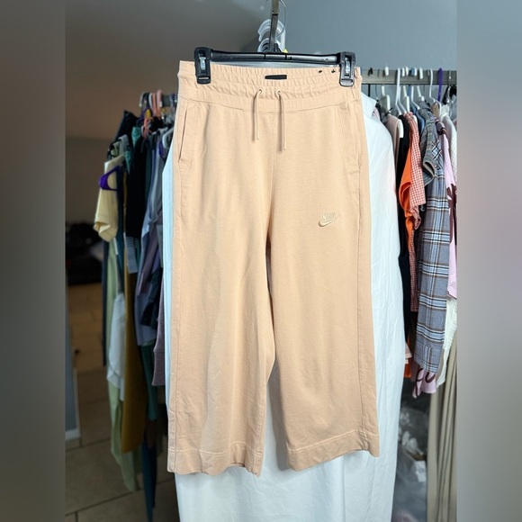 Nike Sportswear Women's Jersey Capris Sweat Pants (CJ3748) Shimmer Pink Size XS - Picture 1 of 12